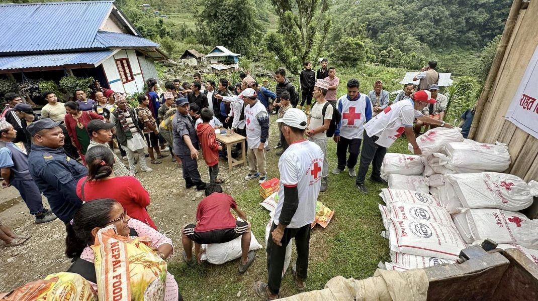 काभ्रेपलाञ्चोक नमोबुद्धका आठ सय ४५ परिवारलाई राहत वितरण