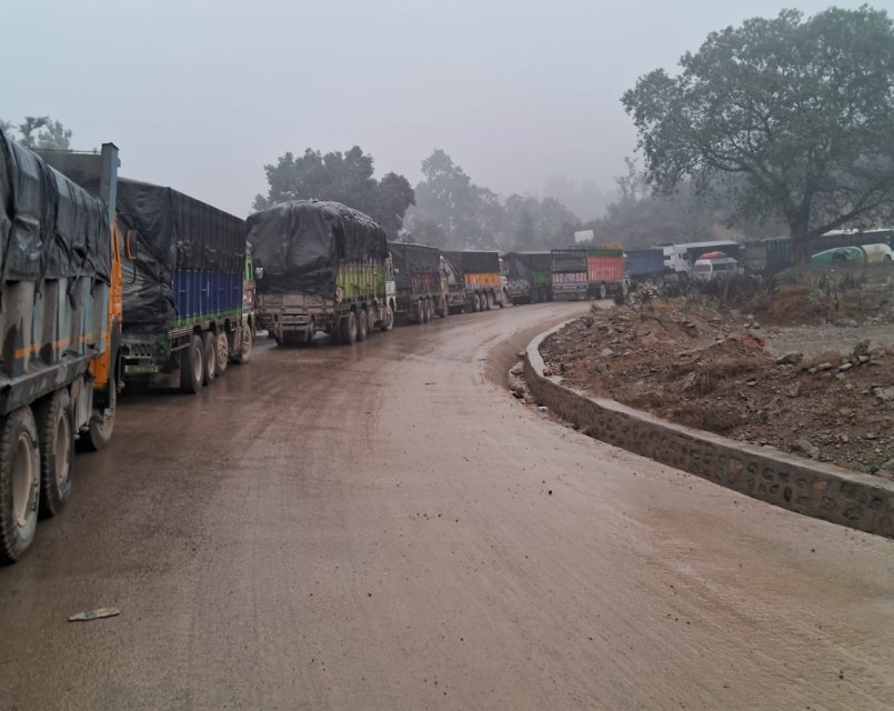 अवरुद्ध पूर्व–पश्चिम राजमार्गको दाउन्ने खण्ड एकतर्फी सञ्चालन