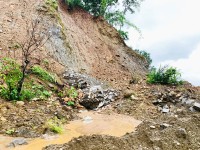 ललितपुरमा पहिरोका कारण ३ जनाको मृत्यु