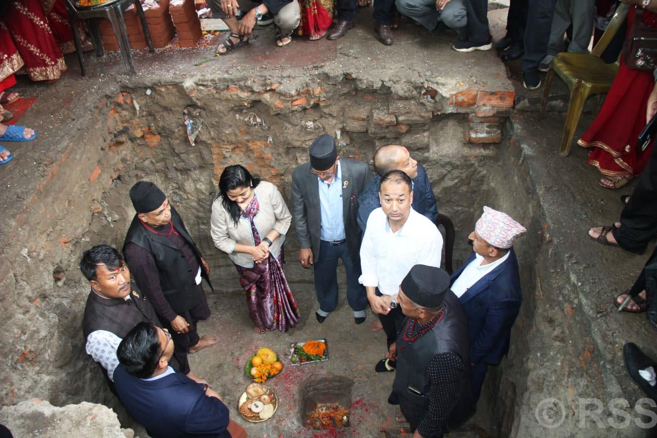 भद्रकाली मन्दिरका सत्तल पुनःनिर्माण गरिँदै