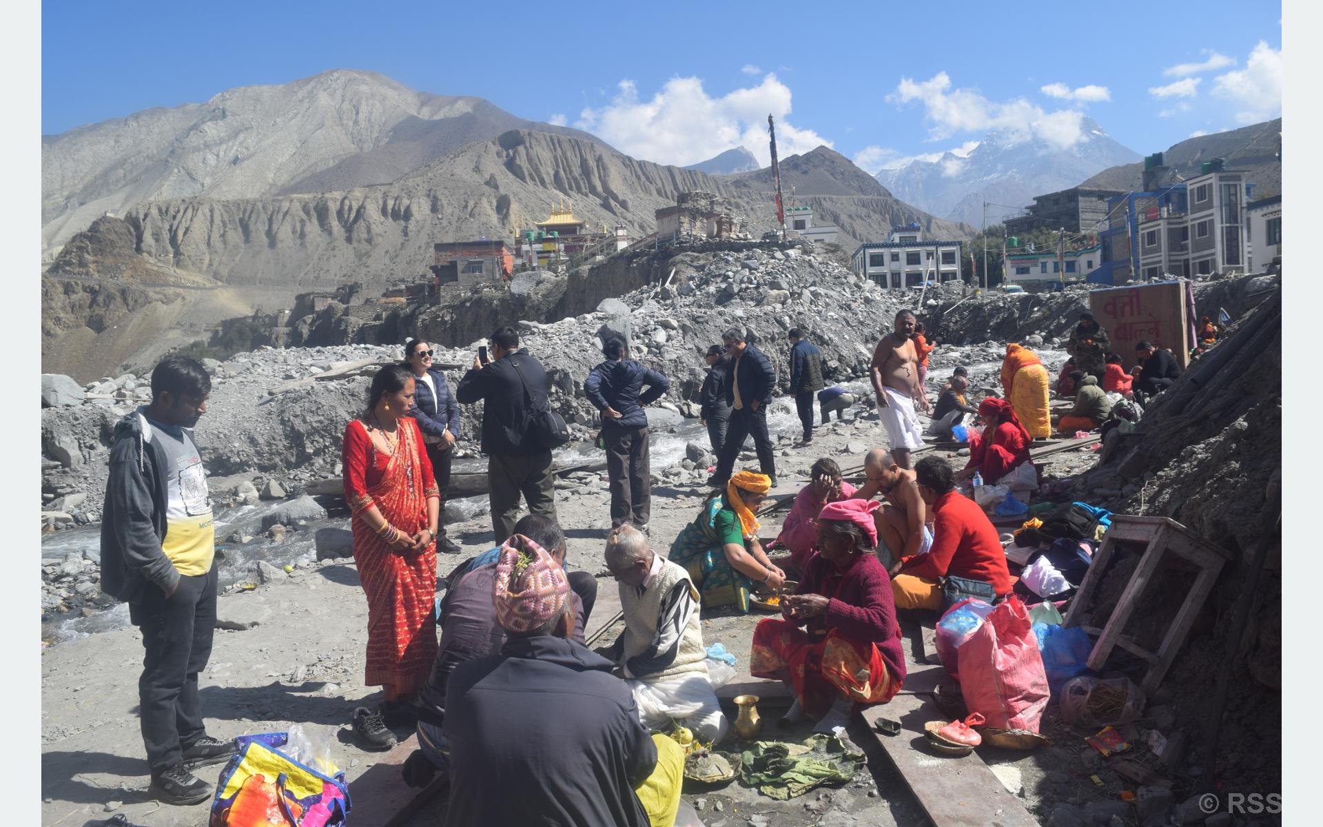 एकीकृत घुम्ती शिविरबाट आठ हजार नागरिक लाभान्वित