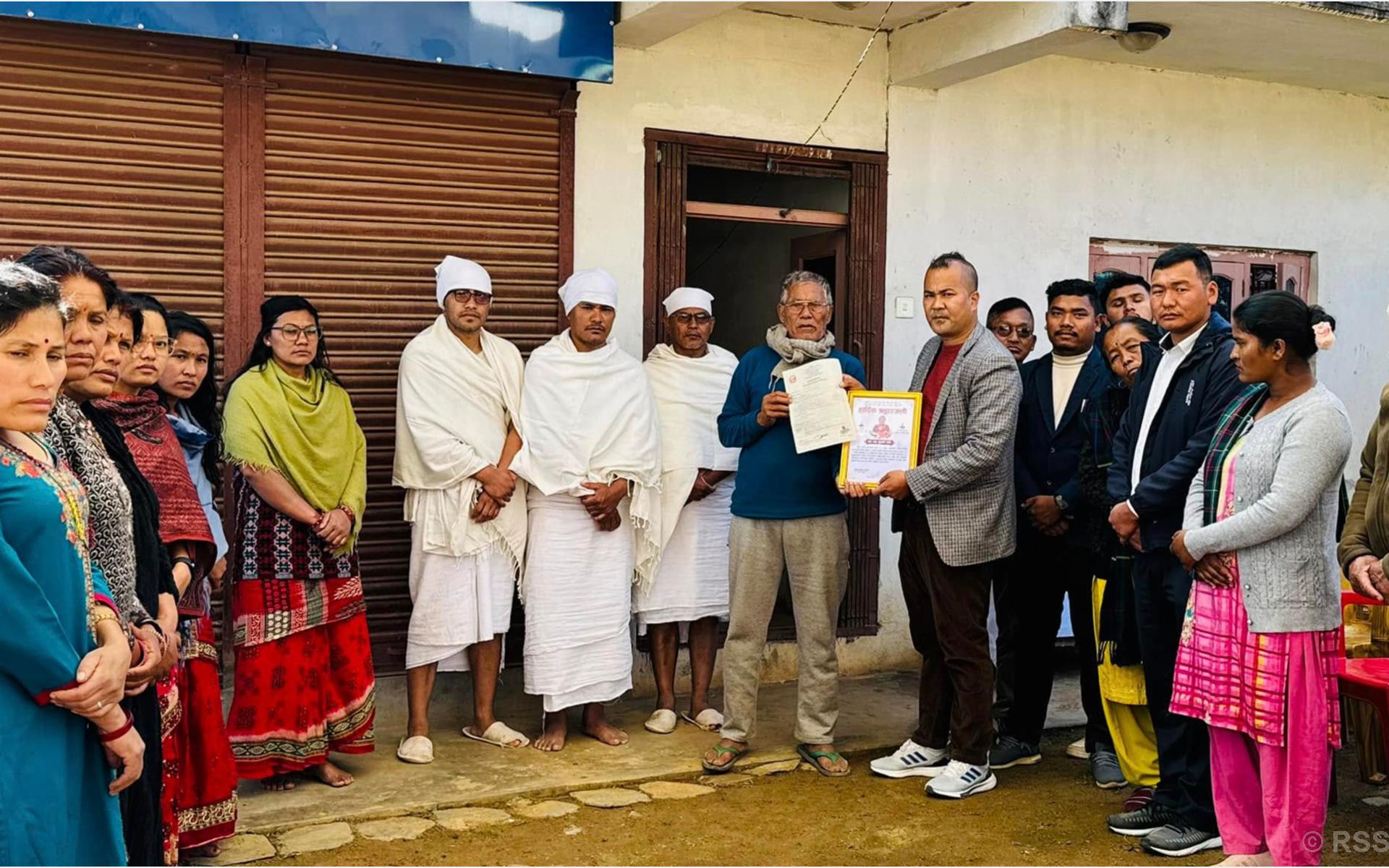 घरदैलोमै पुगेर मृत्यु दर्ता प्रमाणपत्र प्रदान