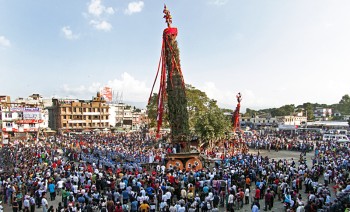 रातो मन्छिन्द्रनाथको रथ लगनखेल पुर्‍याइयो