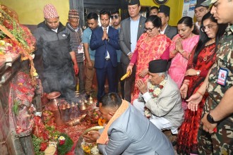 राष्ट्रपति पौडेलद्वारा सपनतीर्थमा पूजाअर्चना