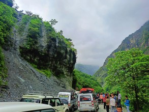 मनाङको बाटो सधैँ जोखिमपूर्ण