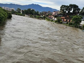 बागमती नदीको बाढी खतराको तह पार, डुबानको जोखिम बढ्यो