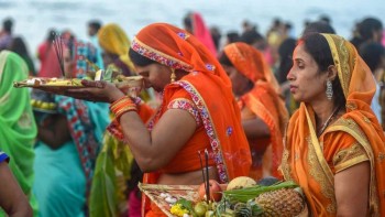 उदाउँदो सूर्यलाई अर्घ्य दिँदै चैती छठ सम्पन्न