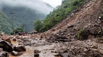 बेँसीसहर–चामे सडक अवरुद्ध