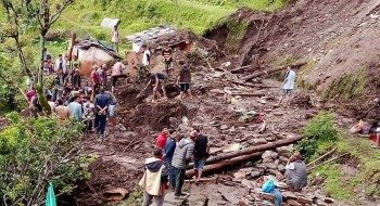 पहिरोले घर पुरिँदा आमा–छोराको मृत्यु, ३ जना घाइते