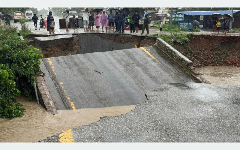 बढीपहिरोले देशका विभिन्न भागमा क्षति,  अधिकांश ठूला राजमार्ग अवरुद्ध