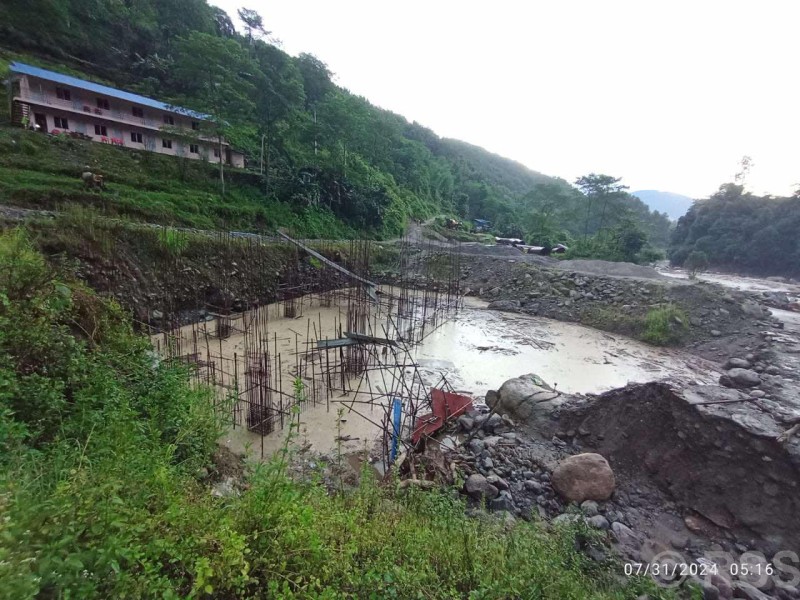 भोजपुरमा बाढीः ईखुवा जलविद्युत आयोजनामा कार्यरत दुई मजदुर बेपत्ता