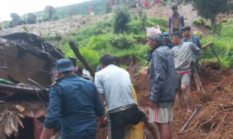 बझाङमा पहिरोमा परेर एकै परिवारका चार जनाको ज्यान गयो