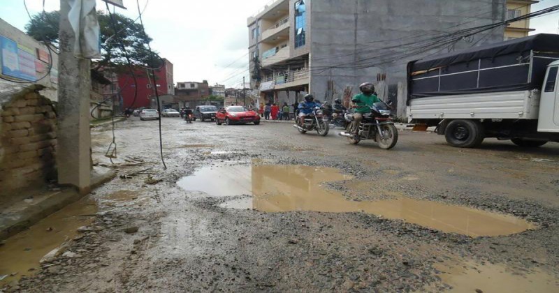 काठमाडौँमा विभागले सडकका खाल्डाखुल्डी पुर्न थाल्यो