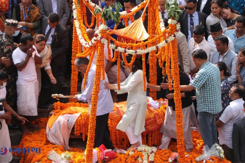 राजकीय सम्मानका साथ प्रधानमन्त्री पत्नी सीता दाहालको अन्त्येष्टि