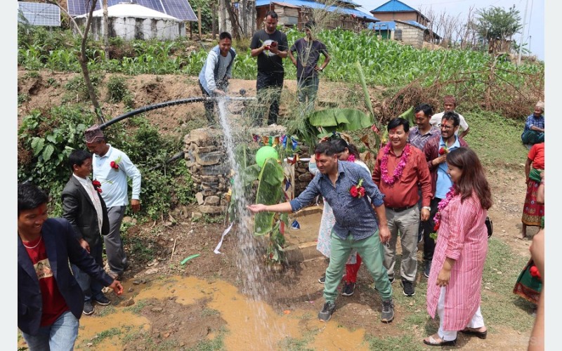 इच्छाकामनाको चेपाङ बस्तीमा ‘एक घर, एक धारा’