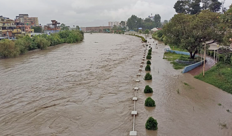  काठमाडौँ उपत्यकाका नदीले जलसतह पार गरे, उच्च सतर्कता अपनाउन आग्रह 