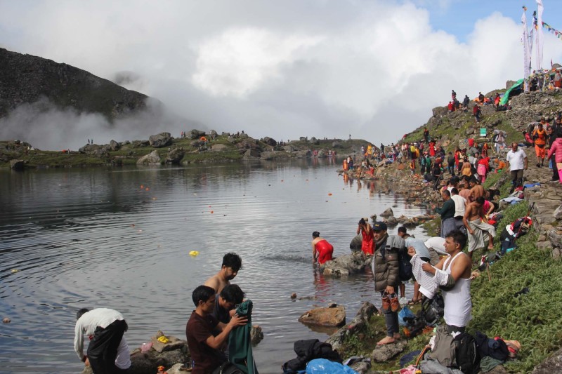 जनैपूर्णिमा मेलाअघि गोसाइँकुण्डमा पहिलो पटक पुग्यो बिजुली