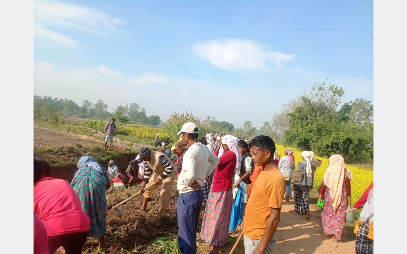 एक हजार किसान आफैँ नहर सफा गर्न जुटे