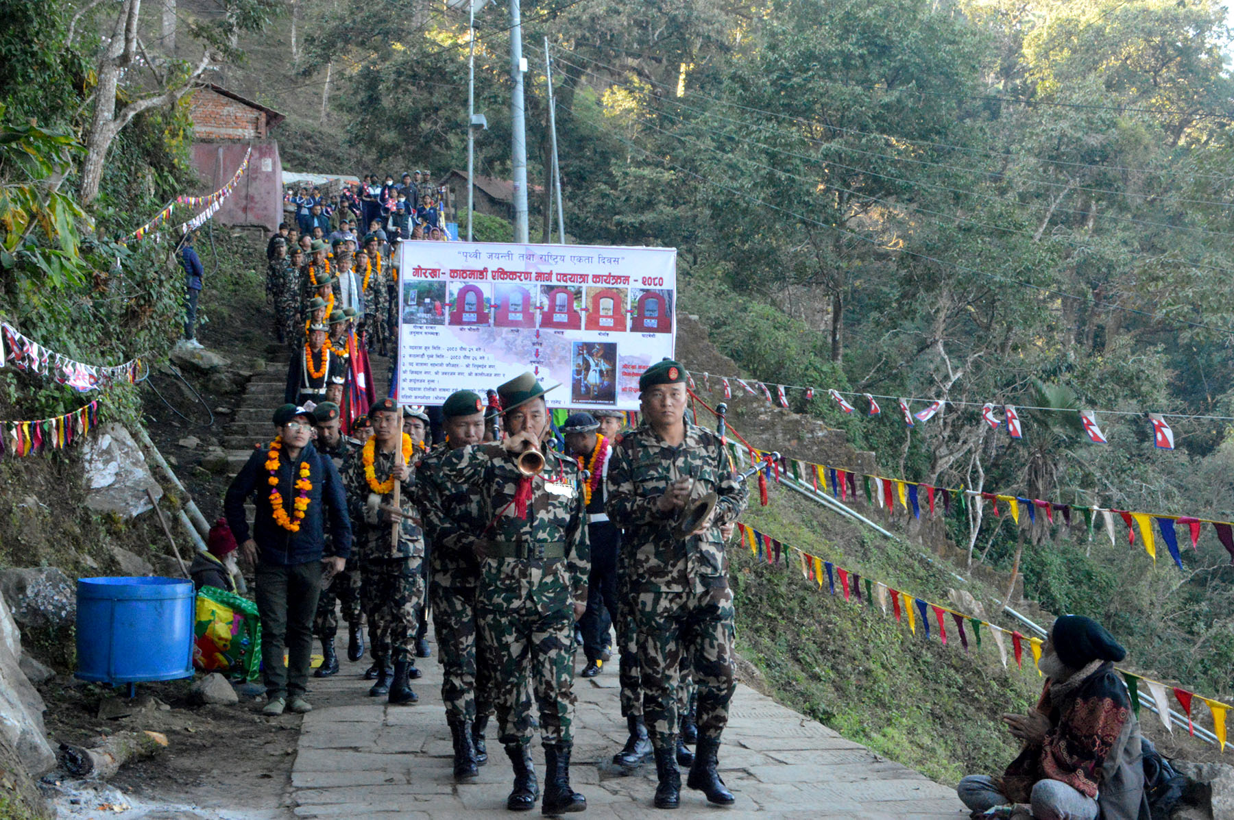 गोरखा दरबार-काठमाडौँ पदयात्रामा निस्कियो नेपाली सेना