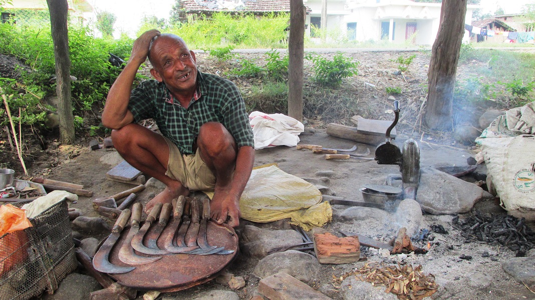 दलित समुदायलाई आरन चलाएर जीविका चलाउनै मुस्किल