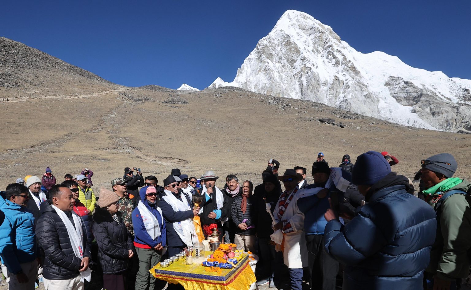 कोप-२८ मा सहयोगको याचना गर्ने होइन, अधिकारका कुरा राख्ने हो : प्रधानमन्त्री प्रचण्ड