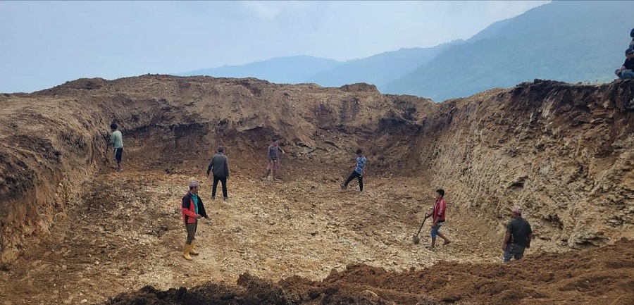 पानीको मुहान संरक्षण गर्न १५ वटा सामुदायिक वनमा ‘रिचार्ज’ पोखरी