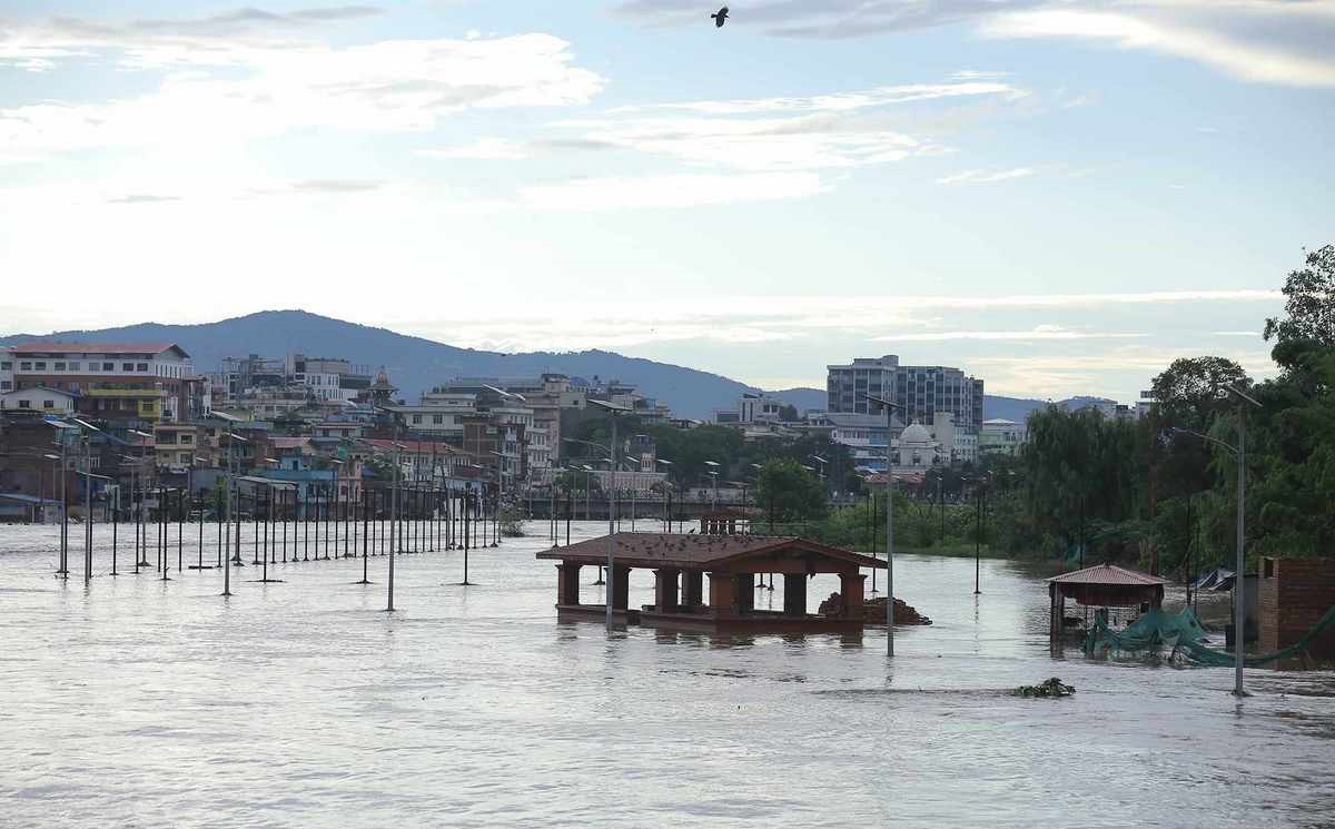 त्रिपुरेश्वर, कालीमाटी, टेकु क्षेत्रका  बस्ती जलमग्न, डुबान हुने स्थानमा बिहान १० बजेसम्म सुरक्षित रहन आग्रह