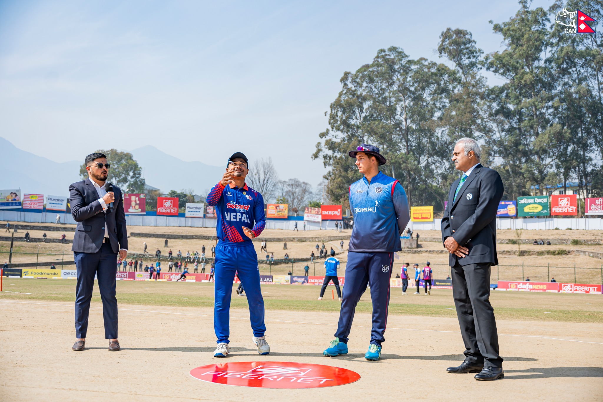 नामिबियाविरुद्ध टस हारेको नेपालले फिल्डिङ गर्दै 