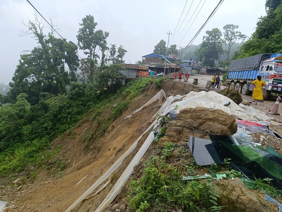 दाउन्नेमा भासिएको सडक एकतर्फी खुल्यो