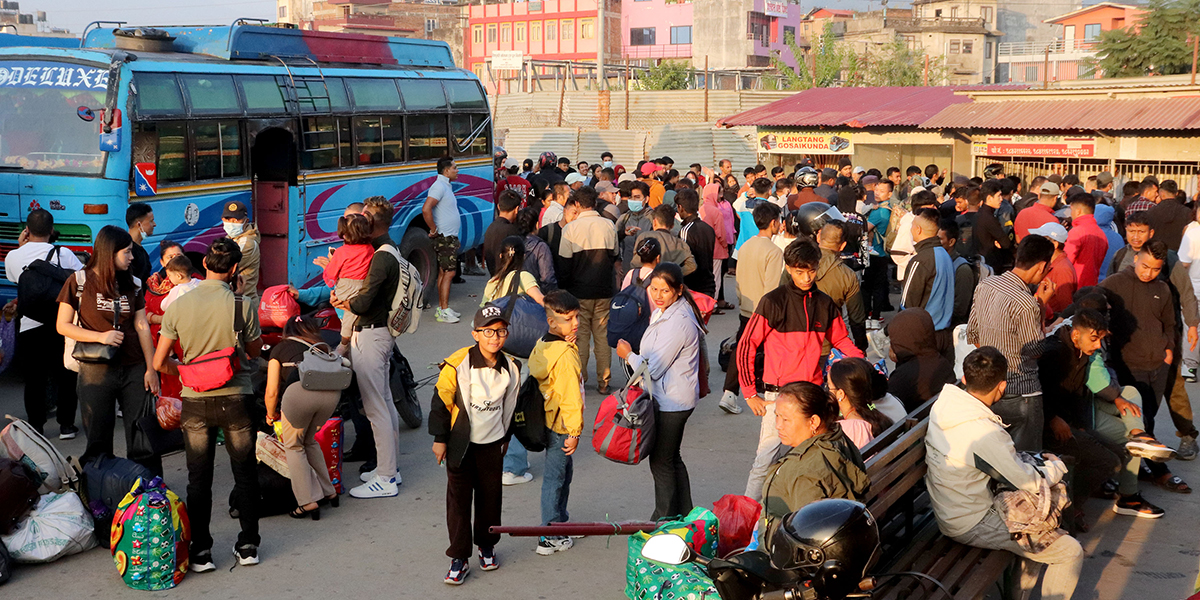 काठमाडौं उपत्यकाबाट ८ लाख यात्रु बाहिरिए