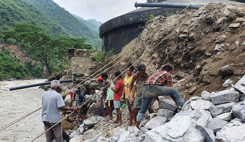 काभ्रेमा बाढी पहिरो : एक सय खानेपानी आयोजनाको एक अर्ब बराबरको क्षति