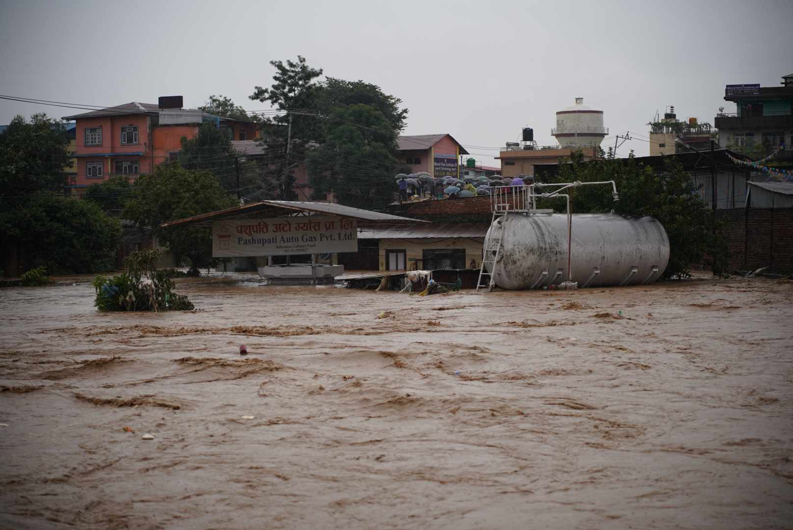 बाढीपहिरोमा परी हालसम्म १ सय ९२ को मृत्यु, ३० जना बेपत्ता