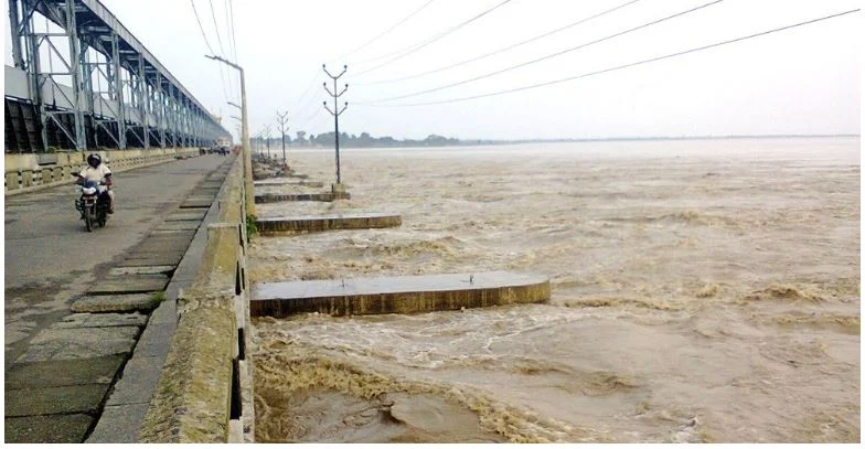 कोशी ब्यारेजका सबै ५६ ढोका खोलिए, सतर्क रहन आग्रह