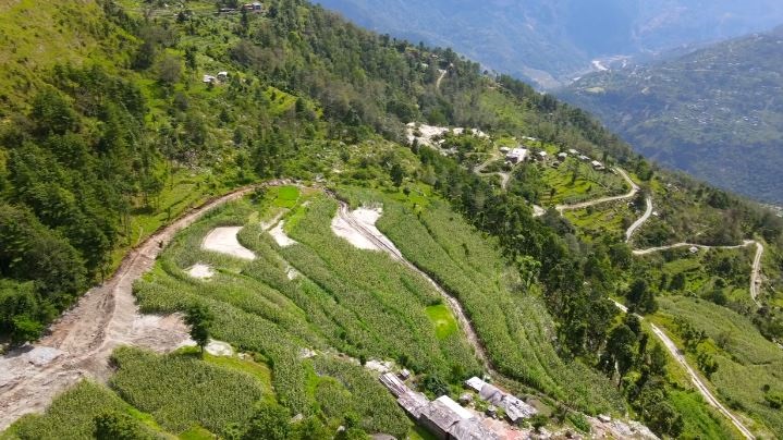 पहिरोको उच्च जोखिममा रहेको कुवापानीका ६ वटा घर स्थानान्तरण गर्न भूगर्भविद्को सुझाव