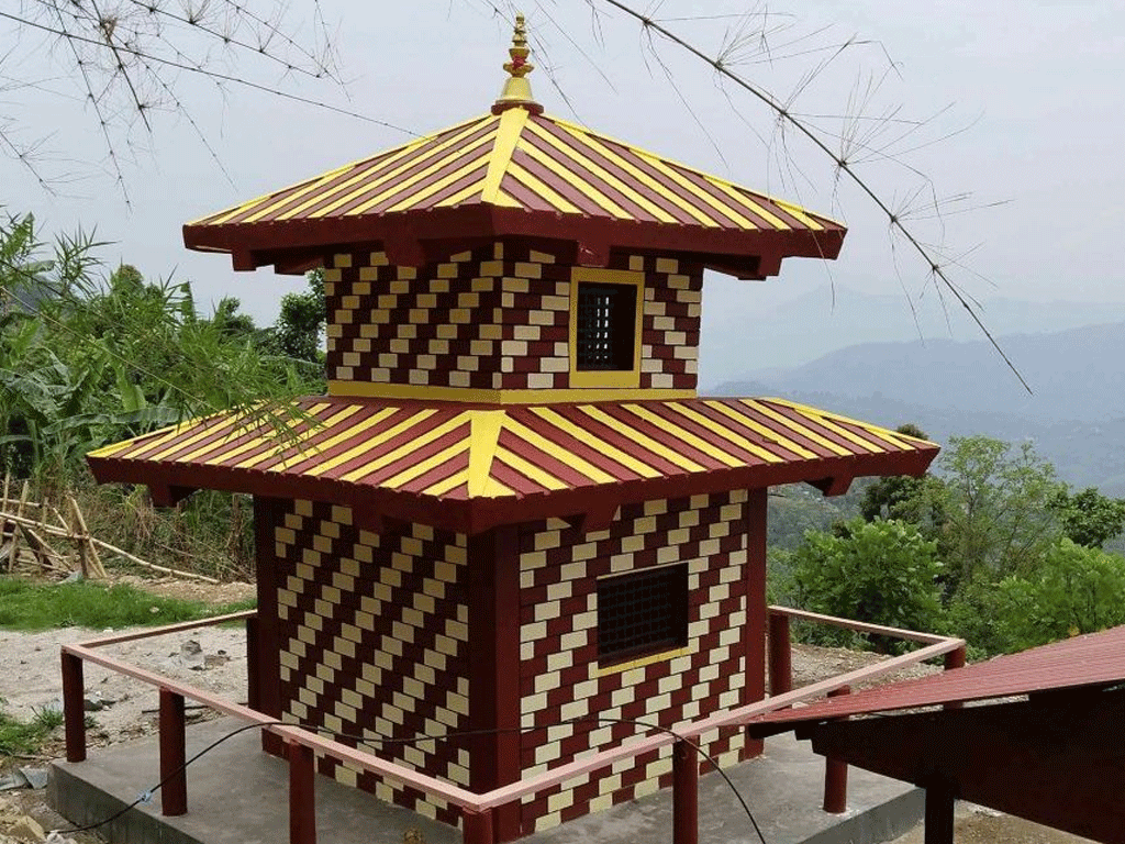 दश लाख खर्चेर राधाकृष्ण मन्दिर पुनः निर्माण