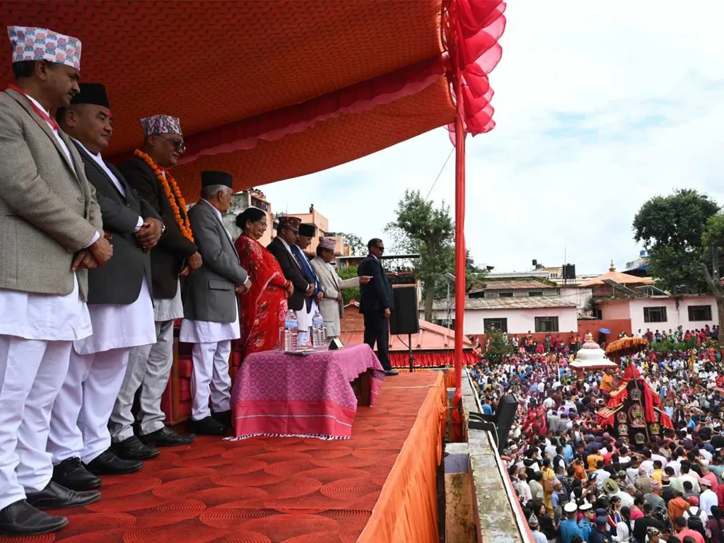 राष्ट्रपति पौडेलद्वारा पाल्पाको रणउजिरेश्वरी भगवती रथयात्रा अवलोकन