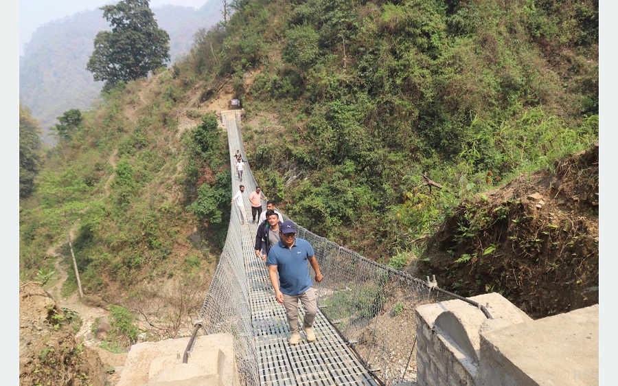 थाप्राङ-तिपाङ जोड्ने पुल निर्माण