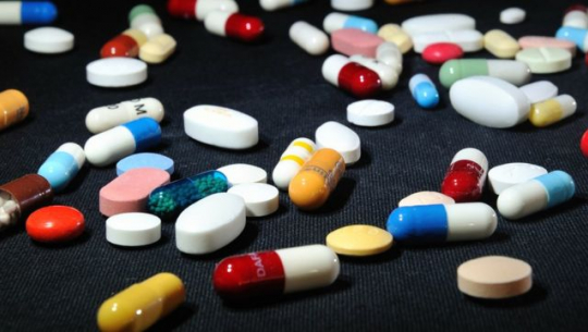 प्रतिबन्धित औषधि बिक्री नियन्त्रण गर्नुपर्नेमा जोड