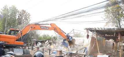 थापाथलीस्थित बागमती किनारको अव्यवस्थित बस्ती खाली