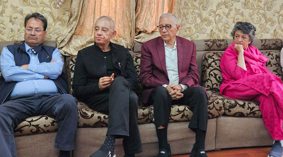 कांग्रेसमा मध्यमार्गी बाटोमा शेखर कोइराला