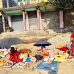 घाम–पानीसँग जुध्दै सडकमा जीवन धान्ने महिलाहरू: आशा आफ्नै पौरखमा