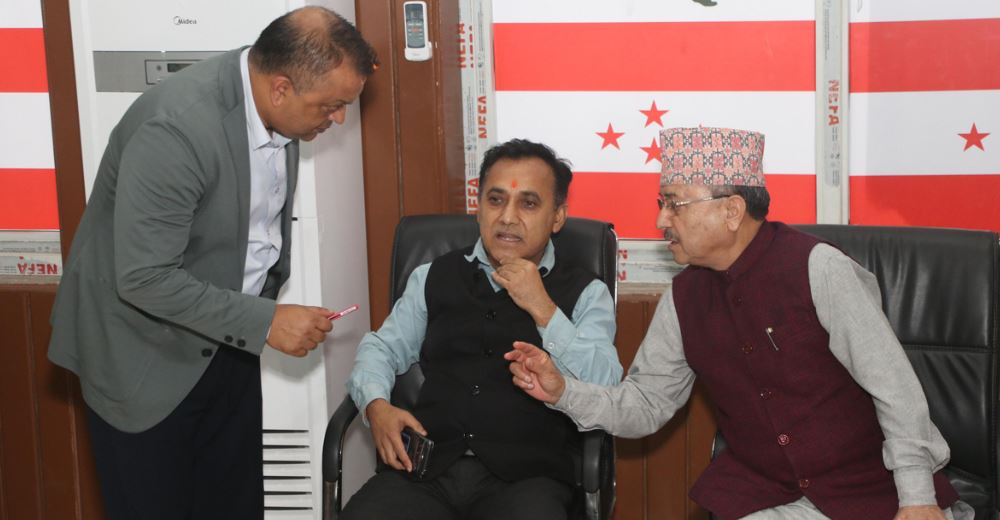 फुटतिर अघि बढ्यो कांग्रेस