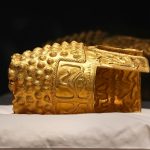 १४ महिनापछि स्वदेश फर्कियो २५०० वर्ष पुरानो अमूल्य सुनौलो हेलमेट