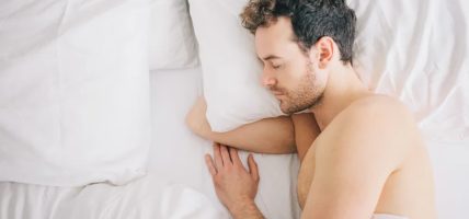 हल्का कपडामा सुत्दा राम्रो निद्रा : विशेषज्ञको सुझाव