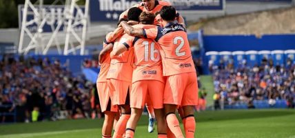 लालिगा उपाधि नजिक बार्सिलोना