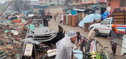 बस्ती हटेपछि खुला आकाशमुनि सुकुम्वासी, वर्षाले थप्यो पीडा