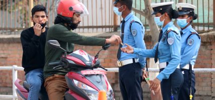 पाँचपटक ट्राफिक कारबाहीमा पर्नेको लाइसेन्स नै निलम्बन !