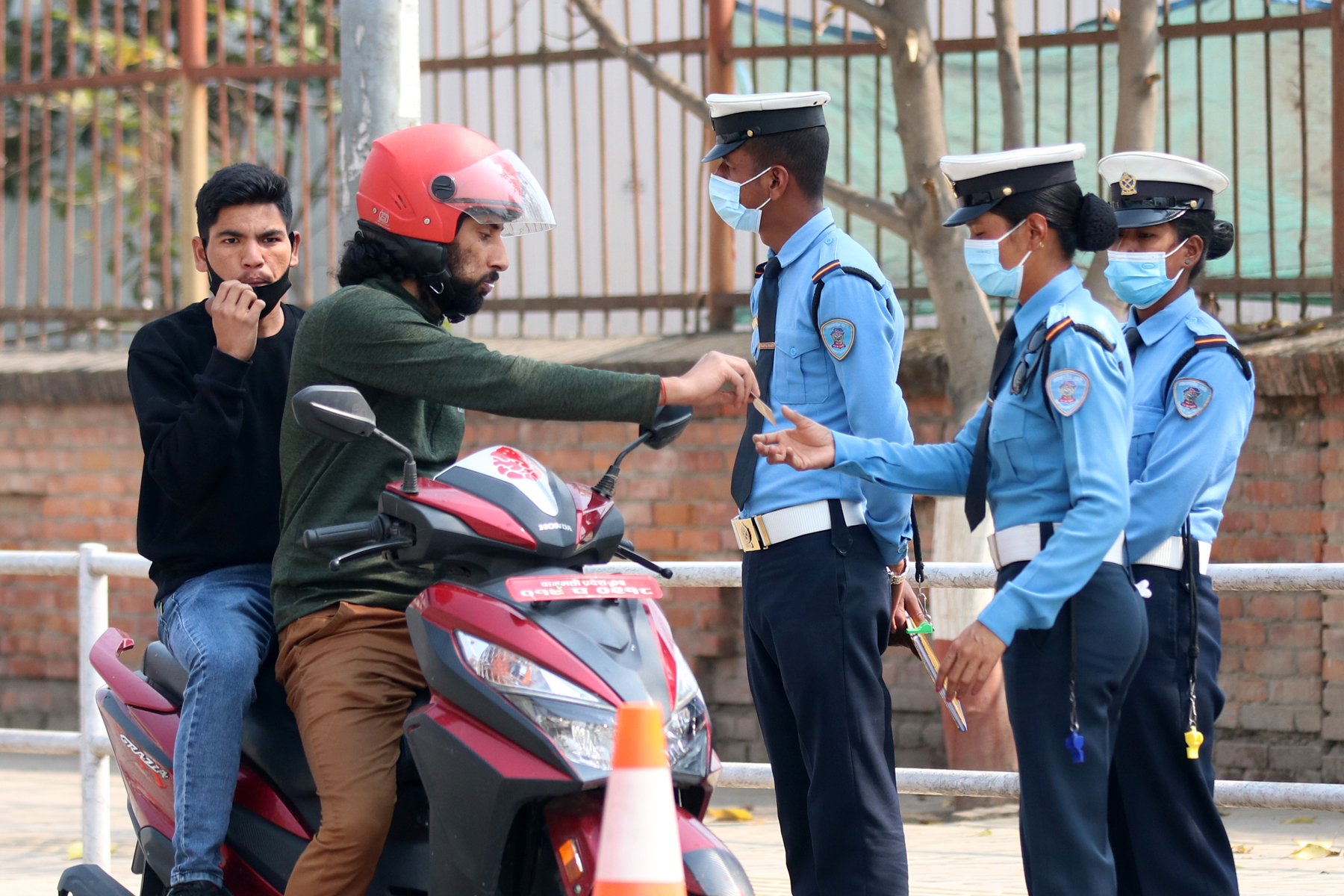 पाँचपटक ट्राफिक कारबाहीमा पर्नेको लाइसेन्स नै निलम्बन !