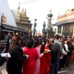 स्वयम्भू र बौद्धसहित काठमाडौं उपत्यकाका बौद्ध गुम्बामा बिहानैदेखि श्रद्धालुको घुइँचो