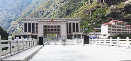 बेलायत, रुस र भारतीय पर्यटक रसुवागढी हुँदै मानसरोवरतर्फ